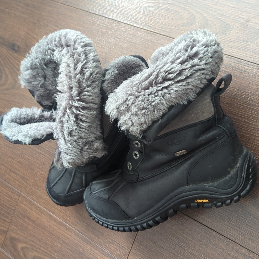 UGG Adirondack II Leather & Shearling Boot - Picture 8 of 12